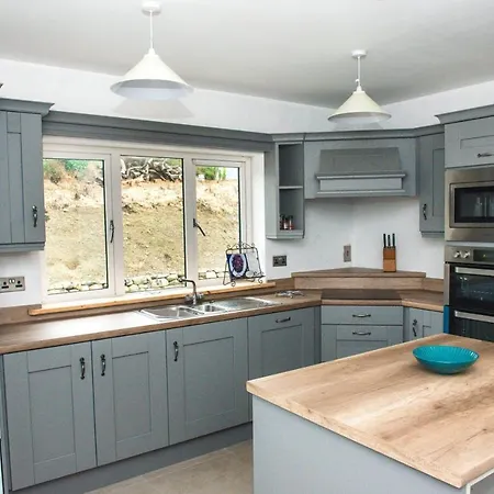 Dom wakacyjny Hillside View By Trident Homes